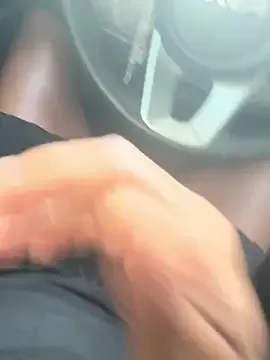 roouse – webcam model profile photo Image 6