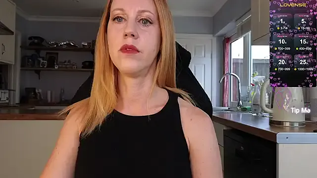 Megu_Melon – webcam model profile photo Image 2