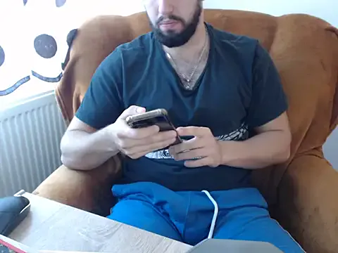 PumaShyXD – webcam model profile photo Image 3