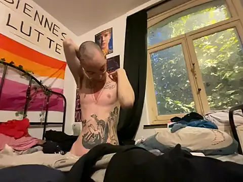 Mia--meow – webcam model profile photo Image 10