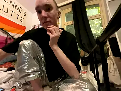 Mia--meow – webcam model profile photo Image 12