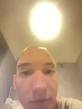 Mia--meow – webcam model profile photo Image 3