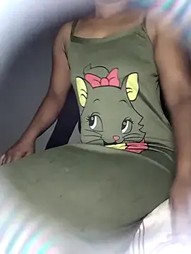 mc-Olivia – webcam model profile photo Image 6