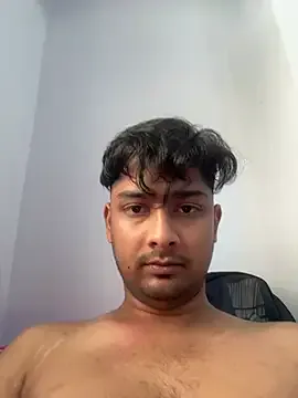 roouse – webcam model profile photo Image 4