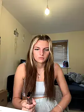_MiaQueen_ – webcam model profile photo Image 2