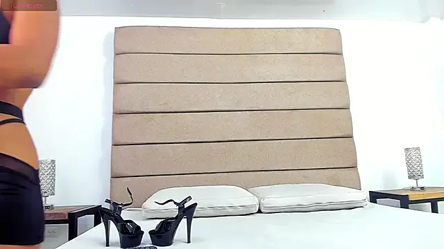 DoriDelux66 – webcam model profile photo Image 13