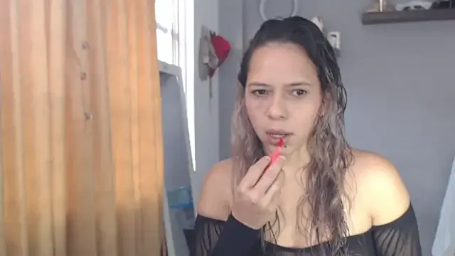 Megu_Melon – webcam model profile photo Image 2