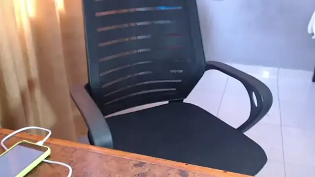 Megu_Melon – webcam model profile photo Image 4