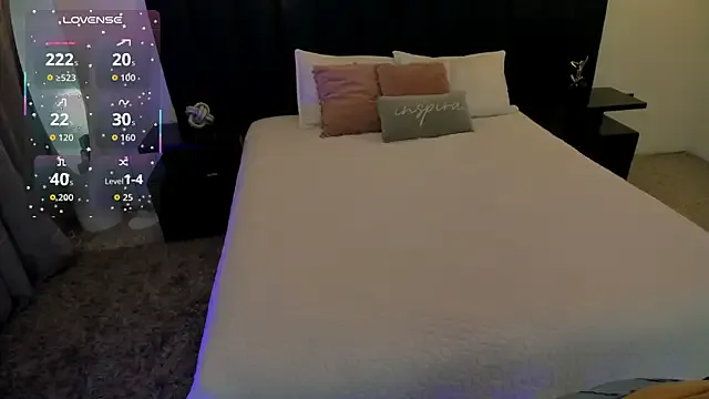 IORio2 – webcam model profile photo Image 8