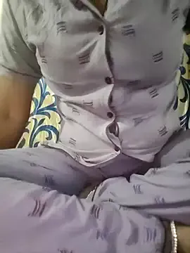 _MiaQueen_ – webcam model profile photo Image 4