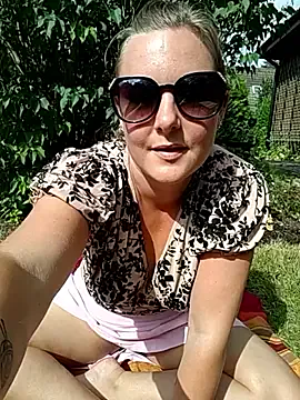 Mia--meow – webcam model profile photo Image 6