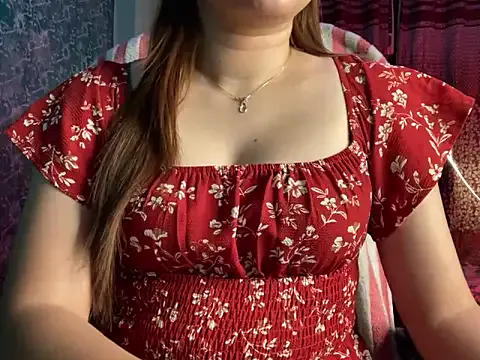 roouse – webcam model profile photo Image 8