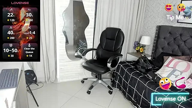 NATINATU252525 – webcam model profile photo Image 13