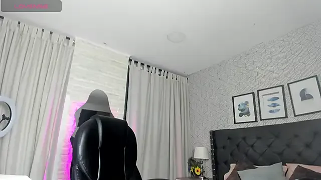 NATINATU252525 – webcam model profile photo Image 16