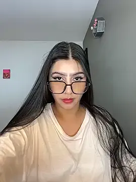 roouse – webcam model profile photo Image 5