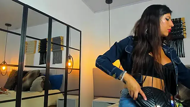 hina_porn – webcam model profile photo Image 7