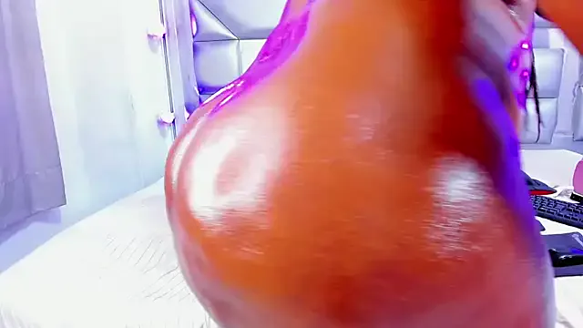 Humsafa-13 – webcam model profile photo Image 18