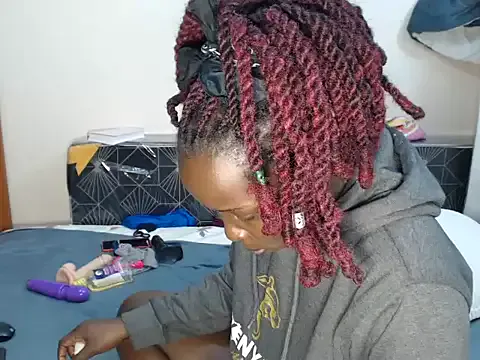 MondoNeko – webcam model profile photo Image 3