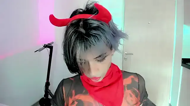 Mia--meow – webcam model profile photo Image 2