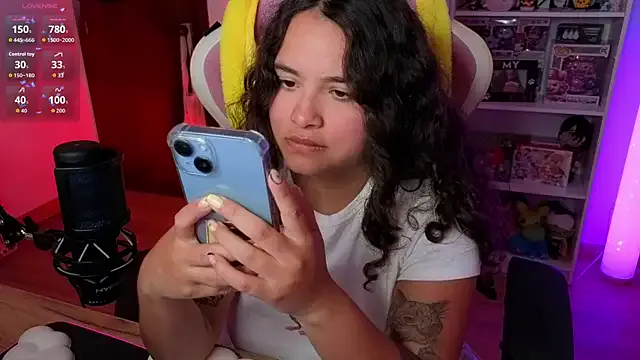 NotySuku – webcam model profile photo Image 16