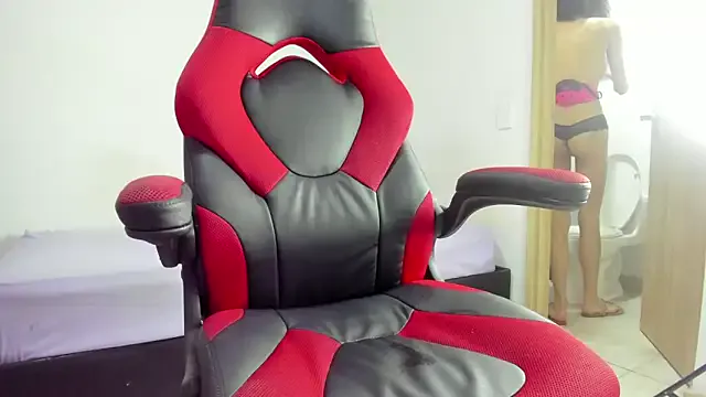 Pink-Pussy-Russian-Girl – webcam model profile photo Image 3