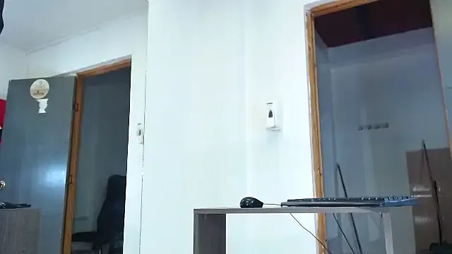 Mia--meow – webcam model profile photo Image 17