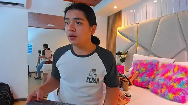 Emily_brown04 – webcam model profile photo Image 16