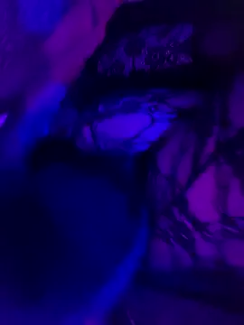 LT-333 – webcam model profile photo Image 5