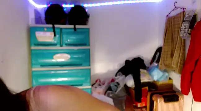 SweetLilly_18 – webcam model profile photo