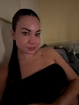 xxYuIxx – webcam model profile photo Image 3