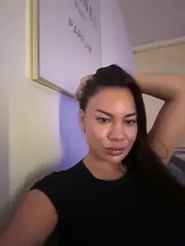 xxYuIxx – webcam model profile photo Image 5