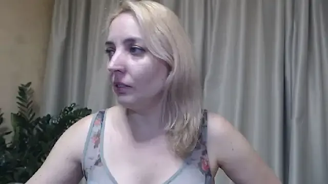 anni_ross – webcam model profile photo Image 3