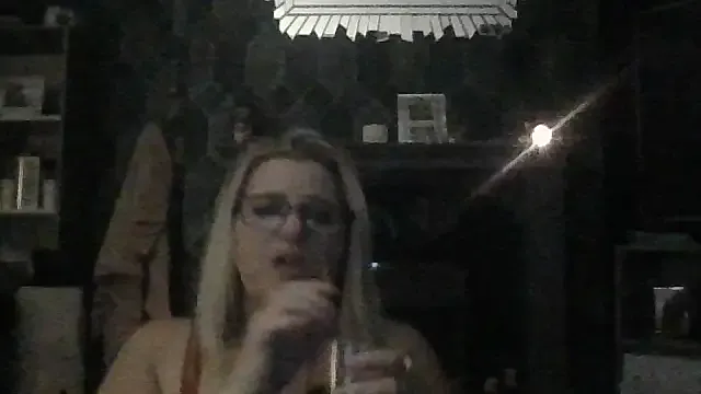 _Alicee_1 – webcam model profile photo Image 2