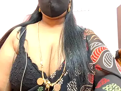  – webcam model profile photo Image 10