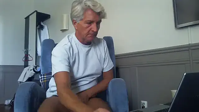 Rodrigues_Lucas – webcam model profile photo Image 16