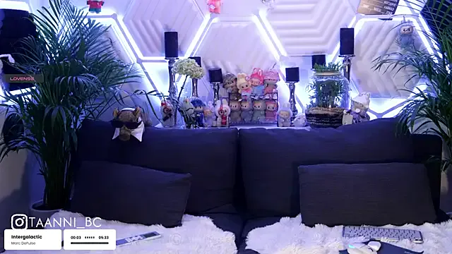 Maddy_Rouse_ on FreeCamNet Image 19