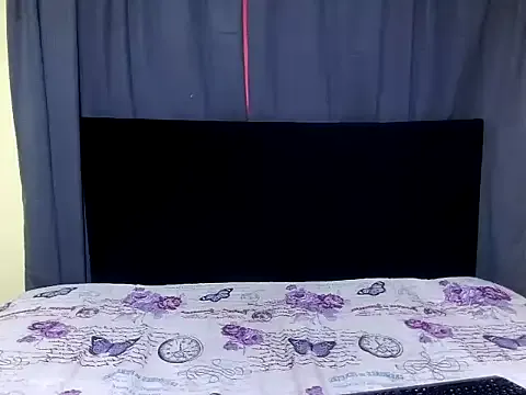 zui_lu – webcam model profile photo Image 2