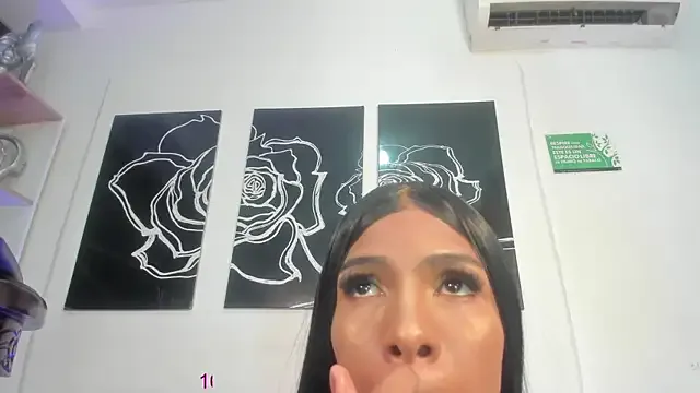 NATINATU252525 – webcam model profile photo Image 12