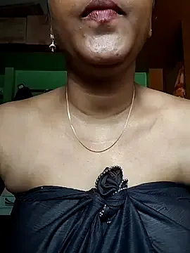  – webcam model profile photo Image 12
