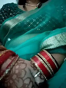 maataaan – webcam model profile photo Image 9