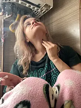 RoxiBlack – webcam model profile photo Image 8