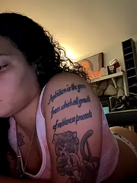  – webcam model profile photo Image 17