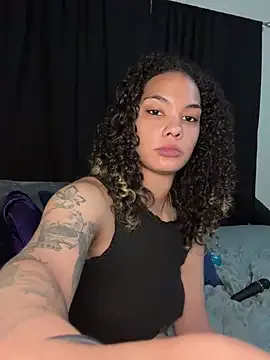  – webcam model profile photo Image 8