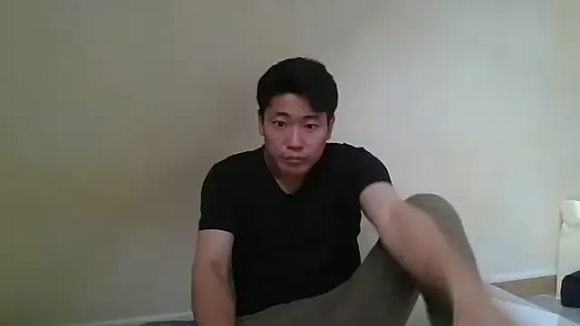 roouse – webcam model profile photo Image 3