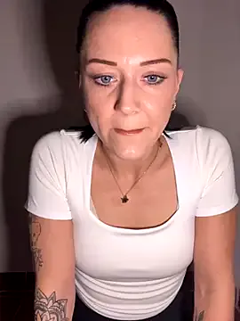 AMI___oO – webcam model profile photo Image 7