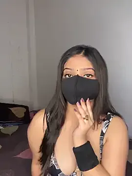 roouse – webcam model profile photo Image 6