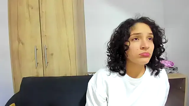 TastyTiffy – webcam model profile photo Image 11