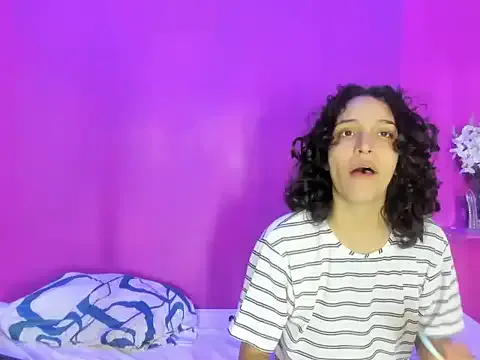 TastyTiffy – webcam model profile photo Image 5