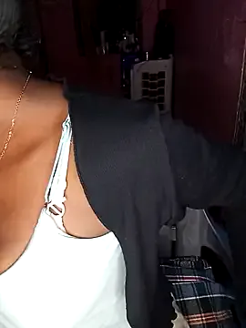 maataaan – webcam model profile photo Image 12