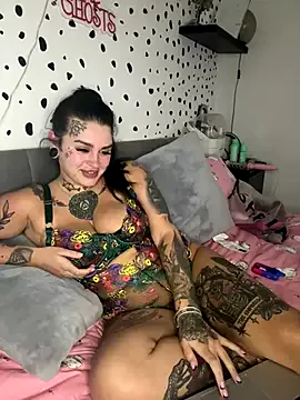 roouse – webcam model profile photo Image 18